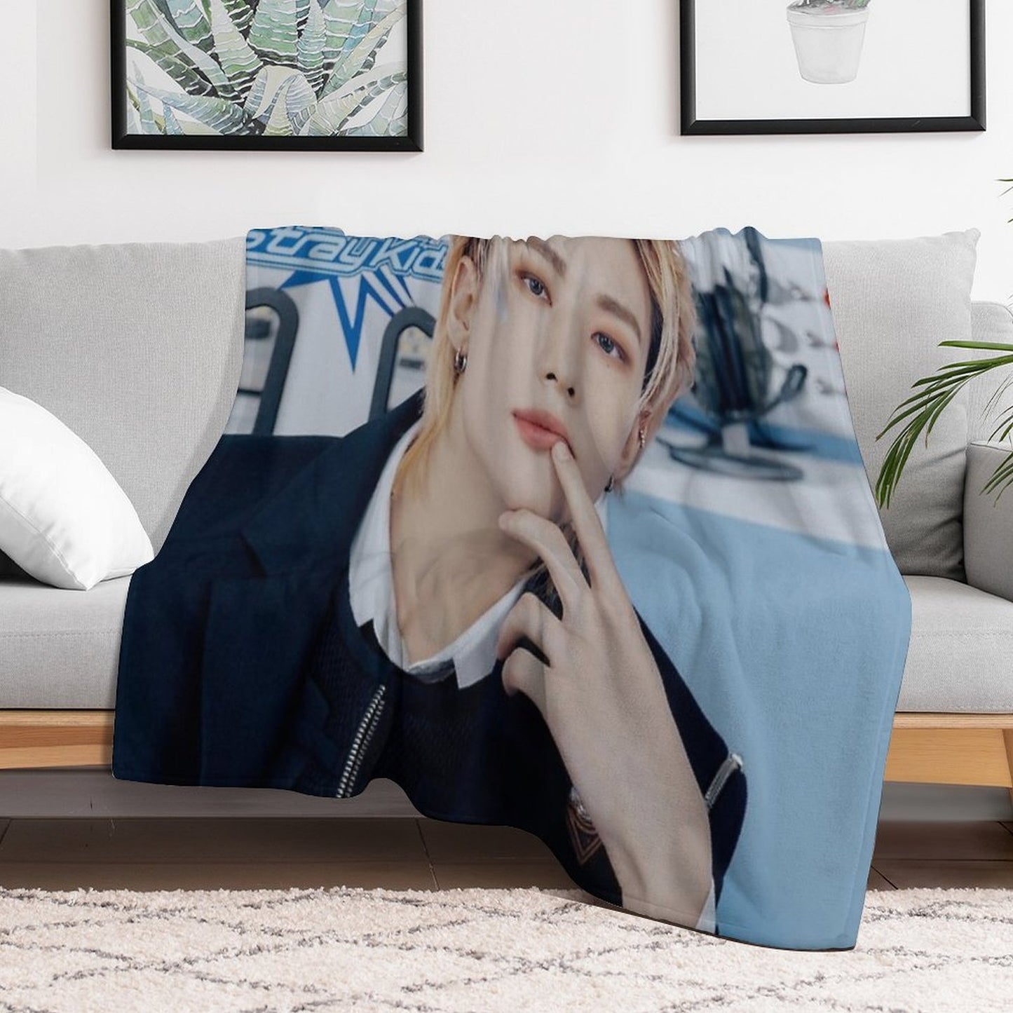 STRAY KIDS HYUNJIN Velvety-soft Throw Blanket
