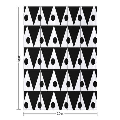 Large Retro Triangles Pattern No.1 Black And White Gift-ready Throw Blanket