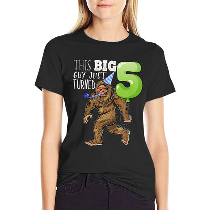 Kids Bigfoot 5th Birthday Kids Bigfoot Birthday Gift Boys  Trendy Pattern T-Shirt