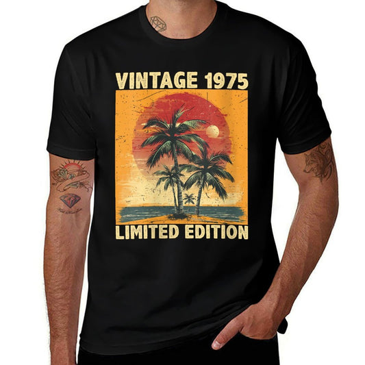 Womens Retro 50th Birthday Decorations Vintage 1975 50 Years Old  Versatile T-Shirt