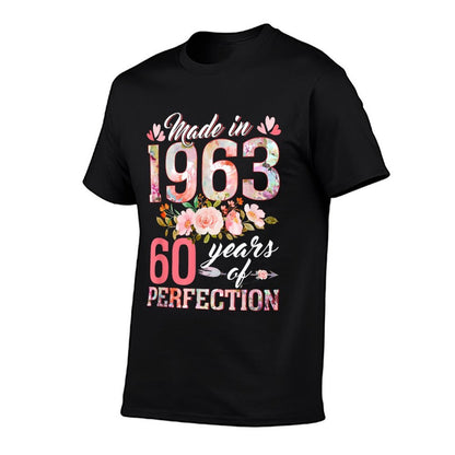 60th Birthday Gifts Women Made In 1963 Floral 60 Year Old  Tagless Design T-Shirt