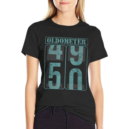 Oldometer 50 Years Old 50th Birthday Gift Born in 1971 Comfortable T-Shirt